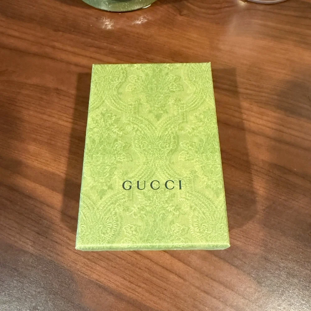 Gucci Beige and Green Box Set - Picture 2 of 6